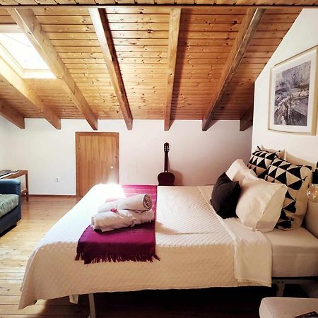 Homestay Attic Private Bedroom Алжезур Екстериор снимка