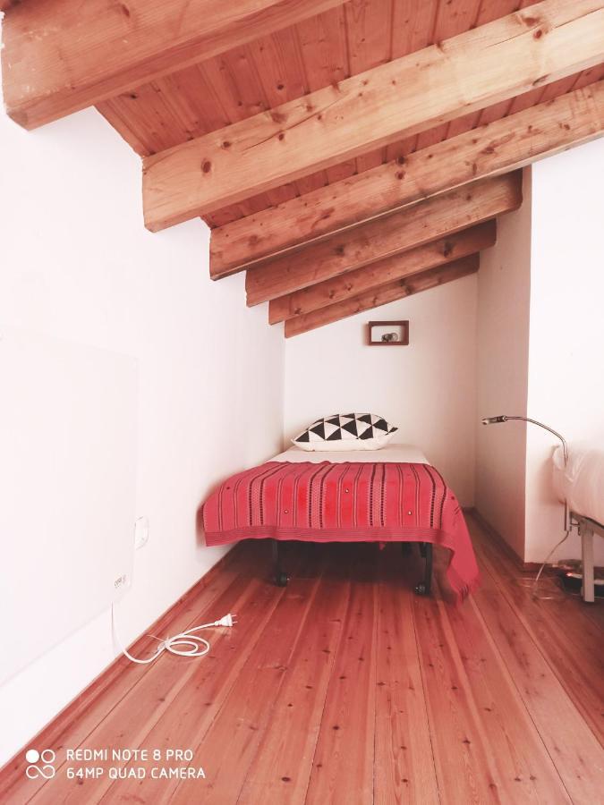 Homestay Attic Private Bedroom Алжезур Екстериор снимка